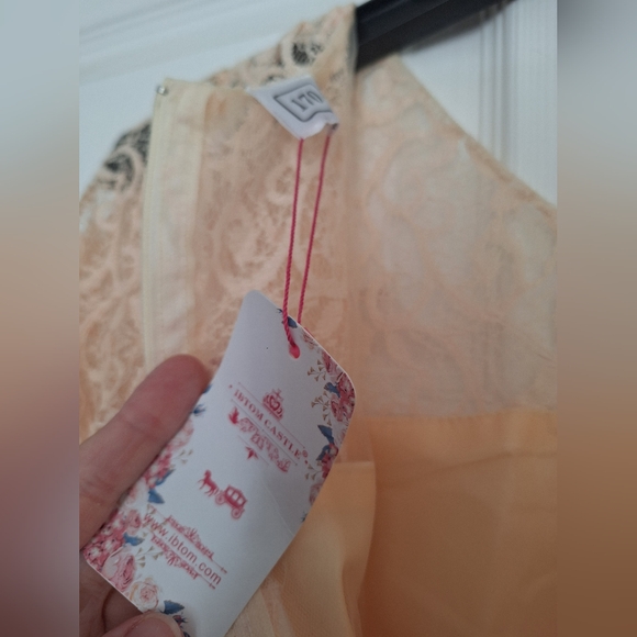 Peach girls Dress - Picture 3 of 3